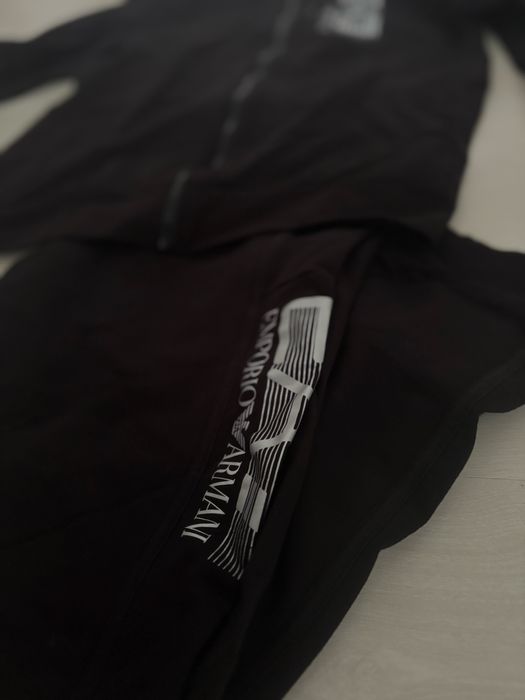 Спортен екип EA7