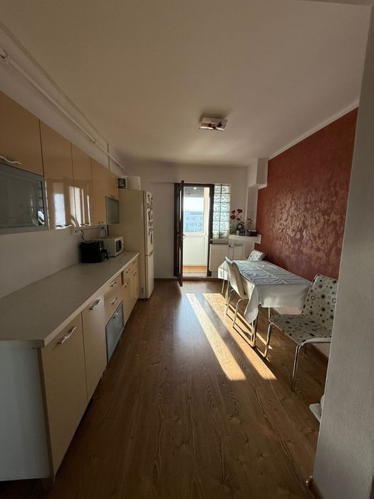 Inchiriez apartament