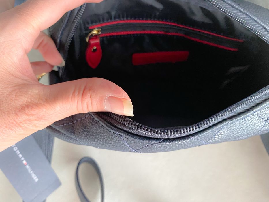 Tommy Hilfiger модерна и практична чанта, оригинална, нова с етикет