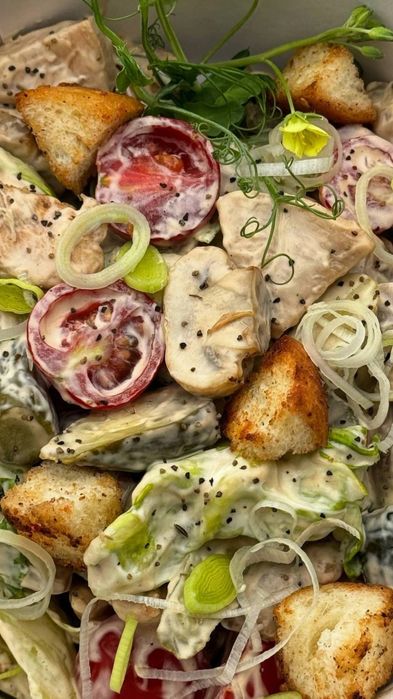 Salatlar,pirojniylar,disertlar,julyen va somsalar