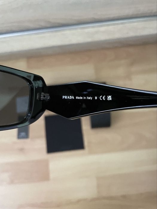 Ochelari Prada – set complet cu toc, lavetă și acte