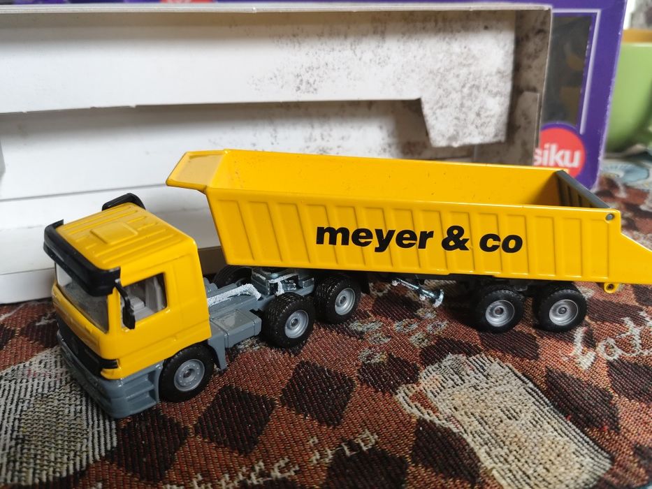 Стари колекционерски колички Сико