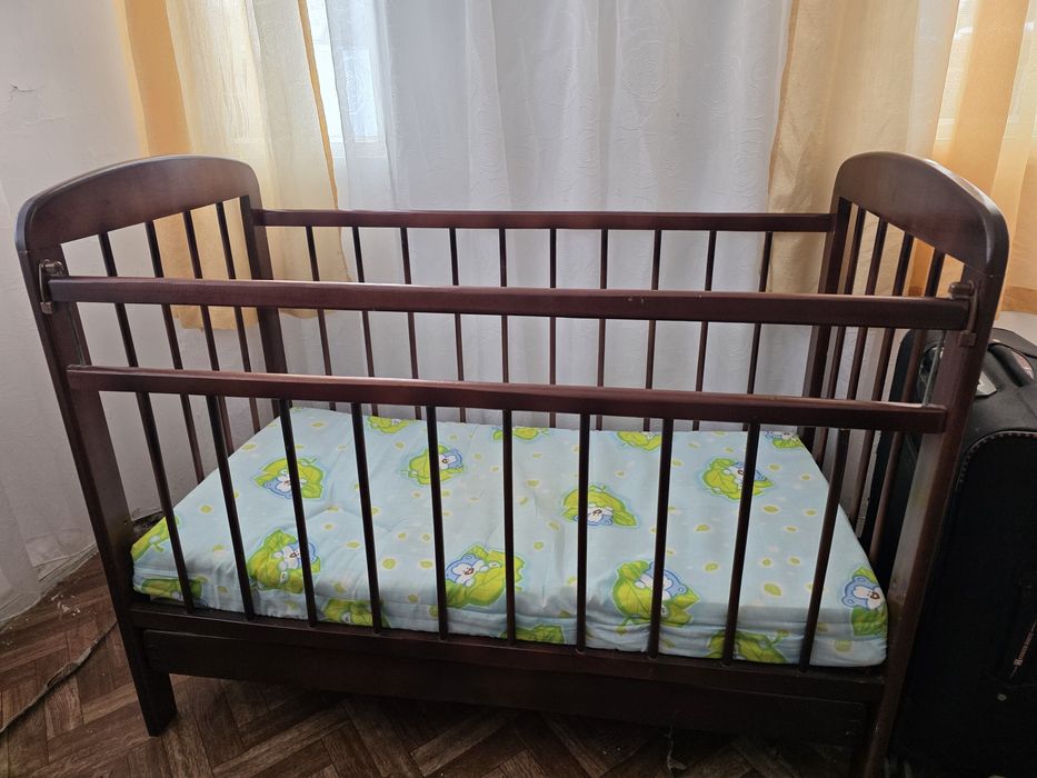 Детская деревянная кровать