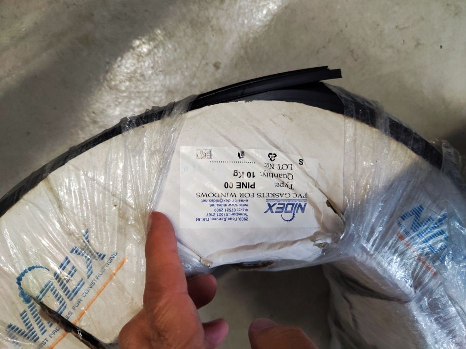 Набивна гума между стyклопакет и дограма, уплътнителна