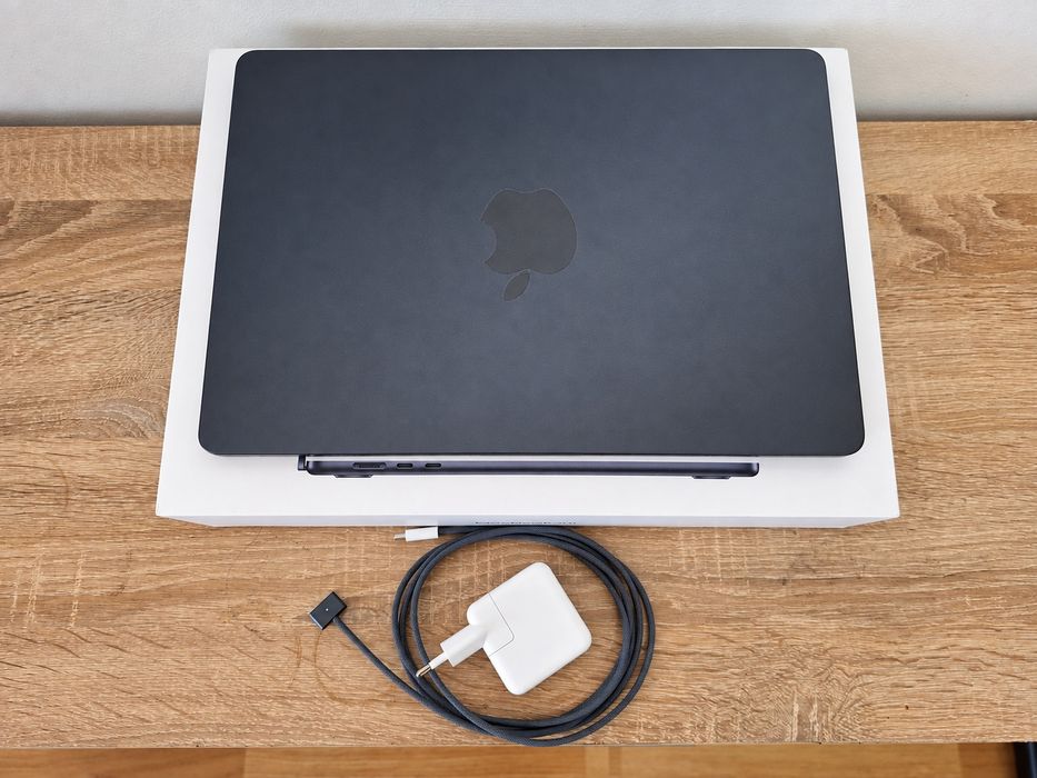 apple macbook air m2 - Laptopuri oferte online | OLX.ro