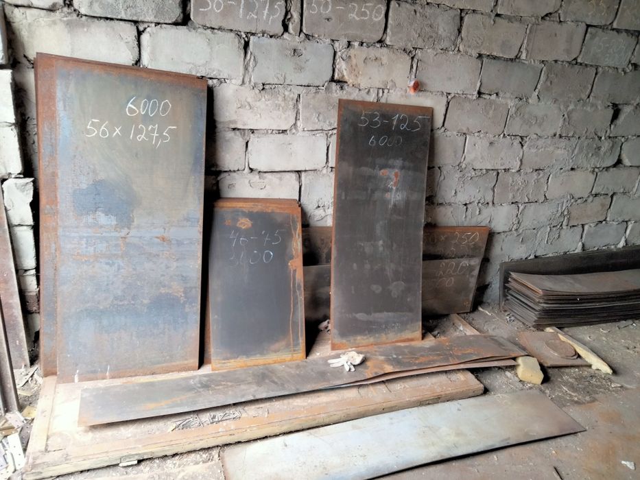 Железные  входные двери.