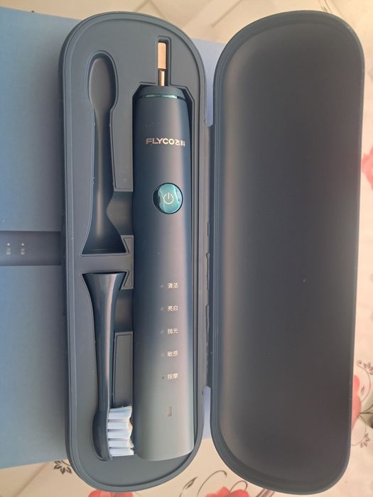 Зубная щетка FLYCO новый