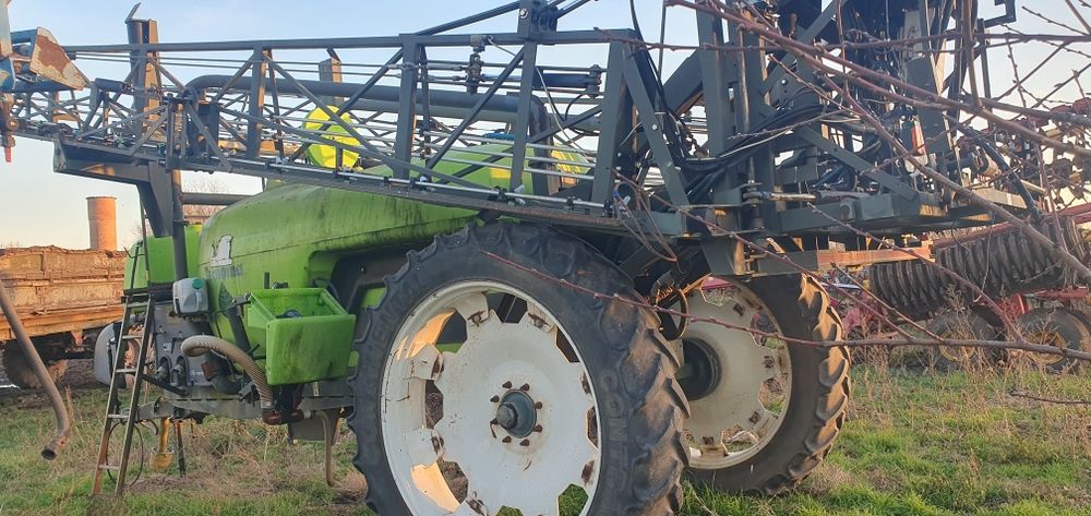 Tecnoma Masina ierbicidat ( met erbicidat technoma )