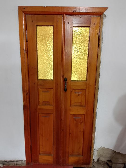 Деревянные окна и двери