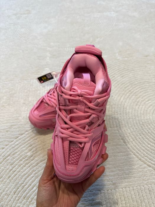Balenciaga track