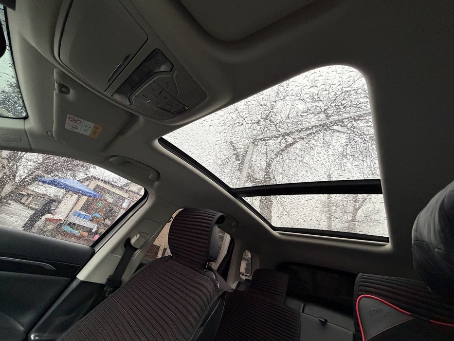 автомобиль Bestune T55 свою