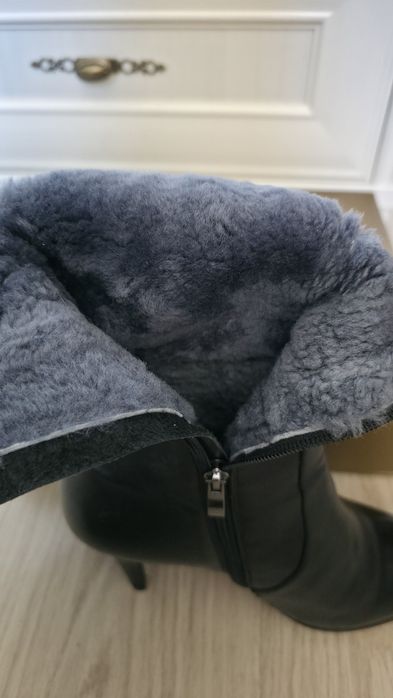 Продам зимние сапоги.