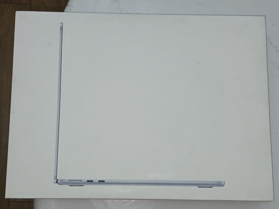 MacBook air 13 m4, 16/256