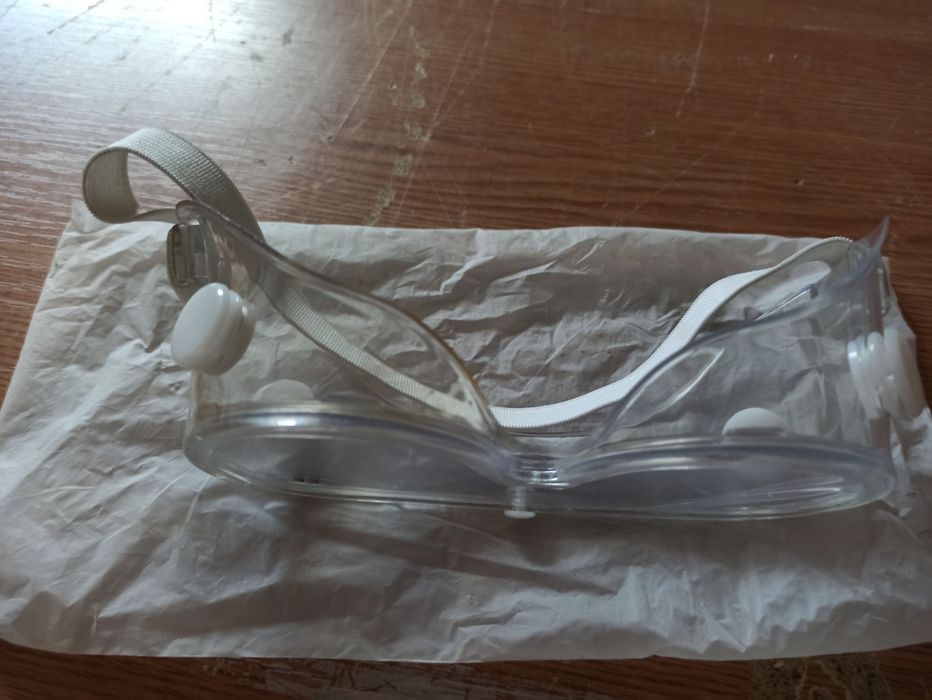 Ochelari plastic transparenti constructii amenajari