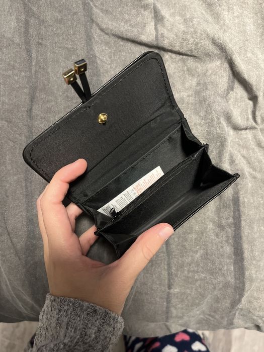 Малко черно портмоне