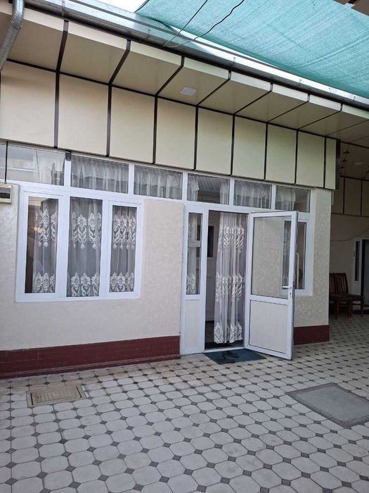 Продаю дом Азербайджанский центр     4 комн  5 сотки