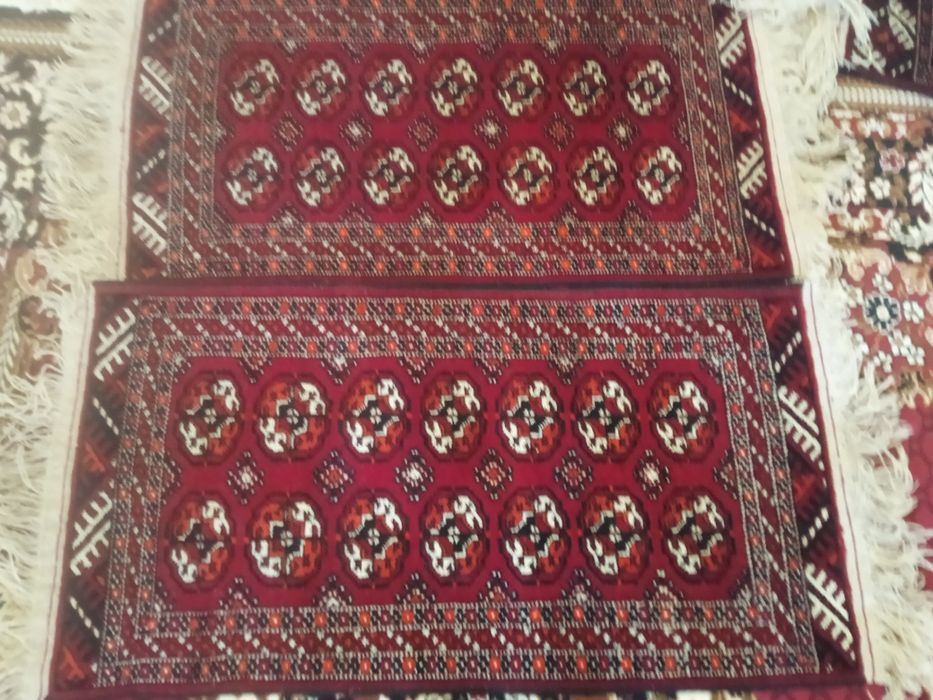 Туркман гилам яхши холатда