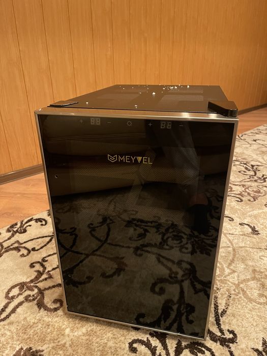 Термоэлектрический Винный шкаф Meyvel