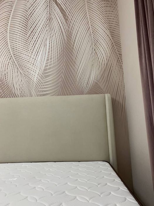 Современная мягкая кровать