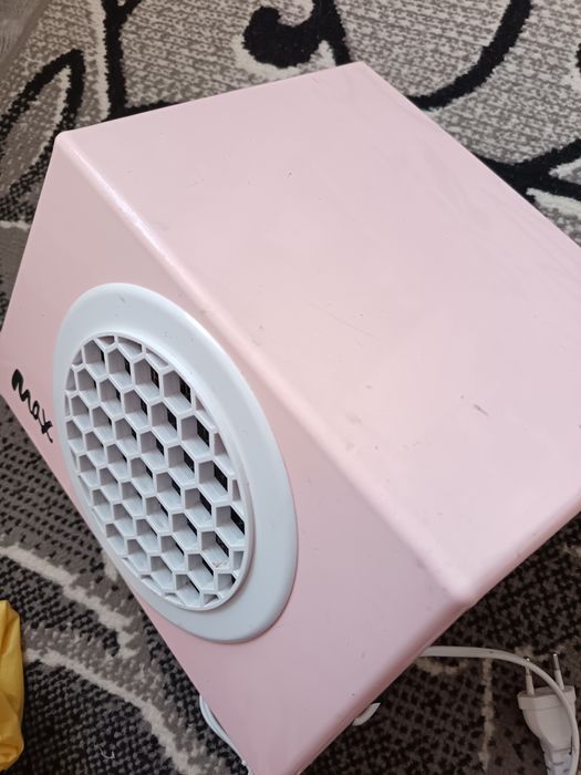 Продам вытяжку MAX для маникюра