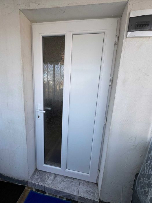 Собственик Продава Къща с 290кв.м.ЗП -9 стаи,двор 1040кв.м- с.Чернолик