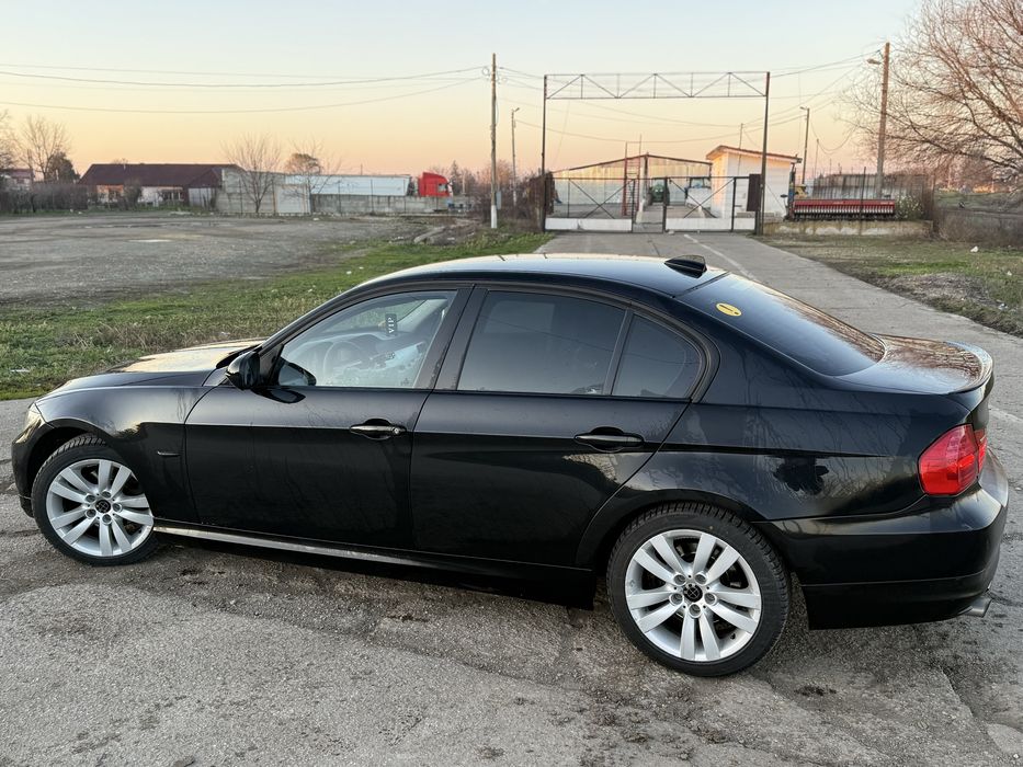 Vând BMW E90 facelift
