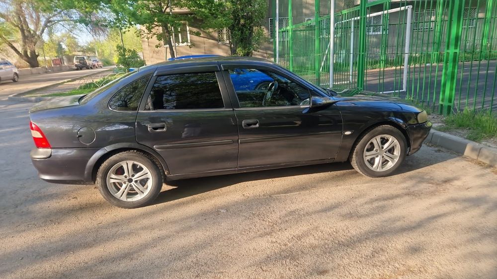 Опель вектра 96 года