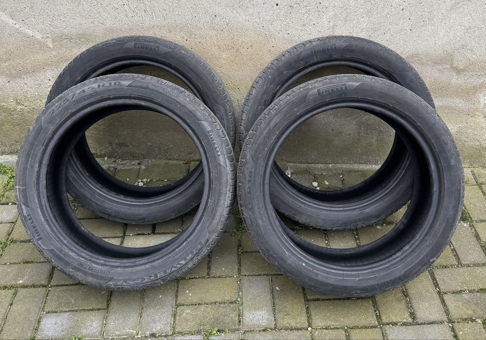 Летни гуми Pirelli Powergi 225 45 R18 95Y