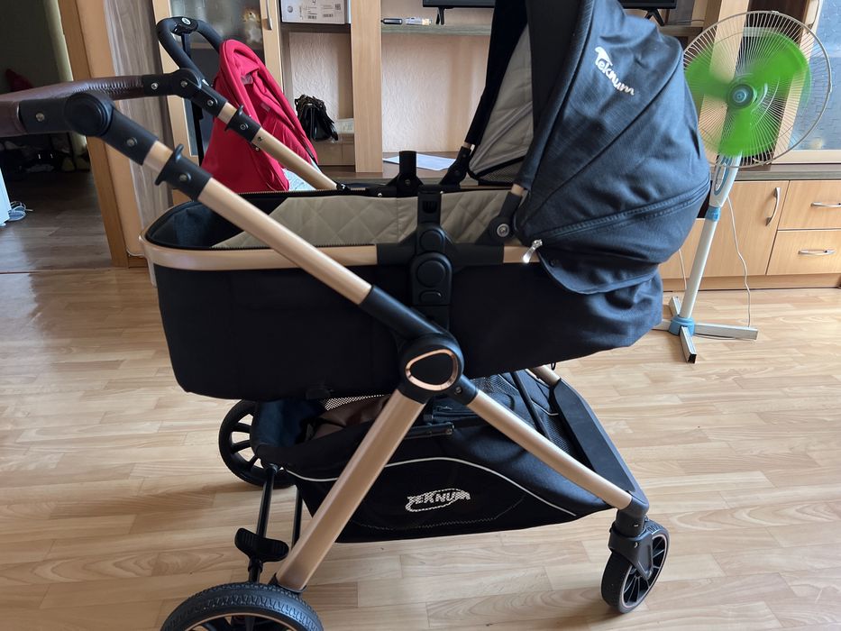 Продам детскую новую коляску!