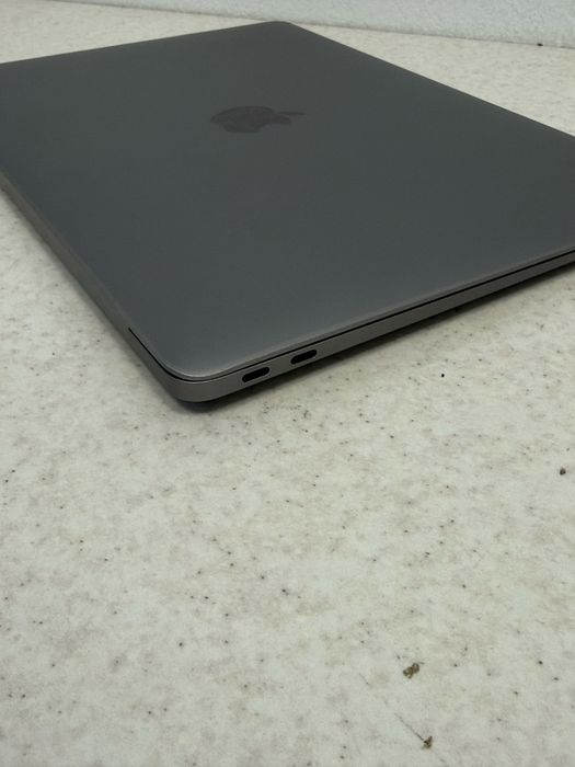 MacBook Air 2019 / i5 / 8GB Ram / 128GB Memorie