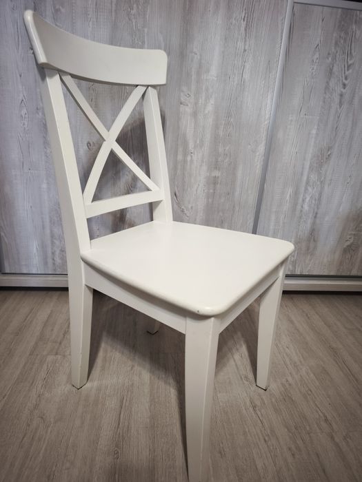 Vând 4 scaune Ingolf
