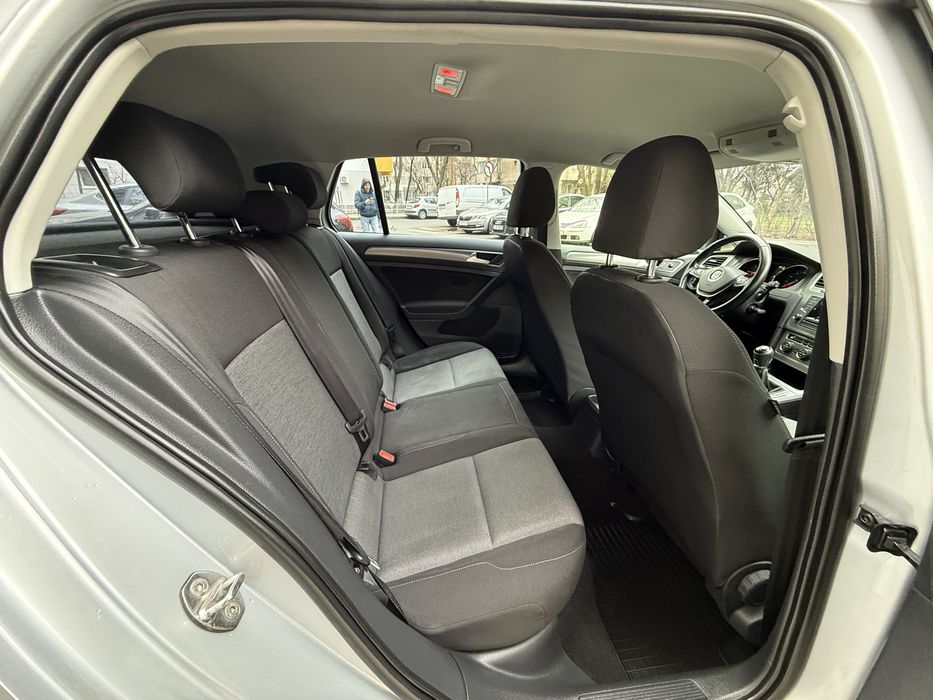 Volkswagen Golf 7 - 1.6Tdi-105Cp-E5-Clima-Variante Auto