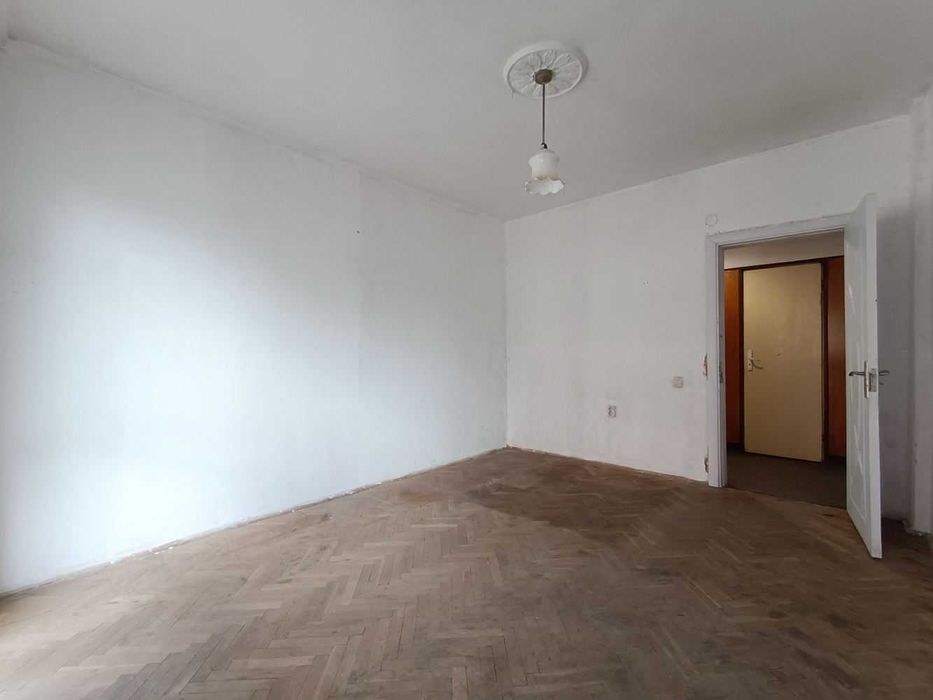 Продава се Тристаен апартамент в Велико Търново, Център - 100 кв.м за 1315 €/кв.м - Снимка #3