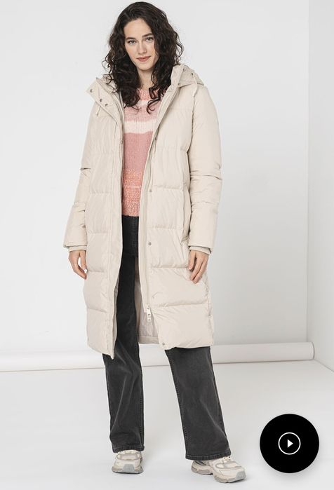 Geacă lungă cu umplutura puf Vero Moda – stare impecabilă