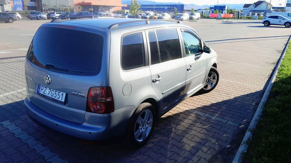 VOLKSWAGEN Touran 0 — imagine 4