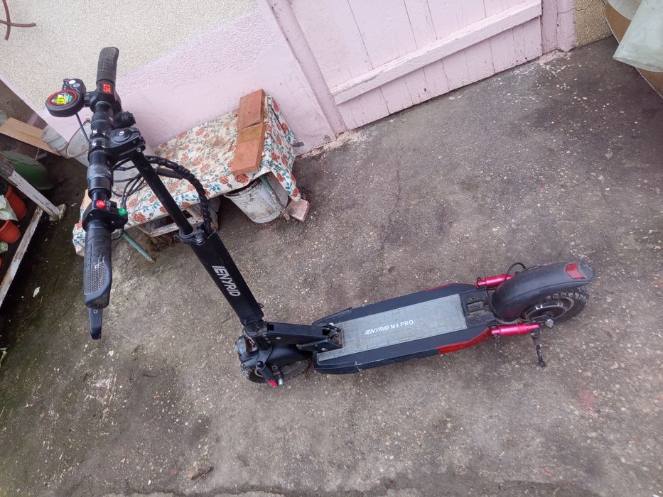 Vând trotineta electrică ienyrid m4 pro perfect funtionala