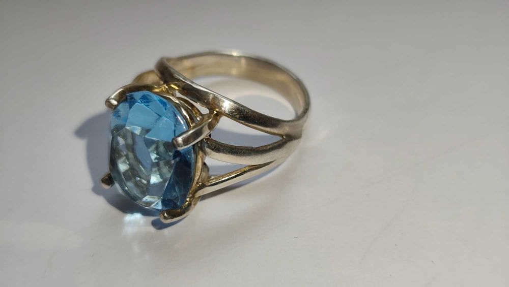 Эксклюзивное серебряное кольцо с камнем ТОПАЗ, разм.19,5