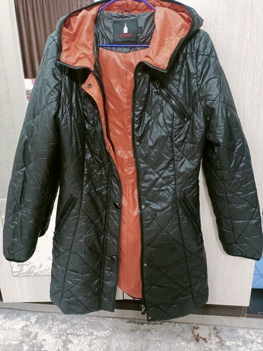 Продам куртки по 3000