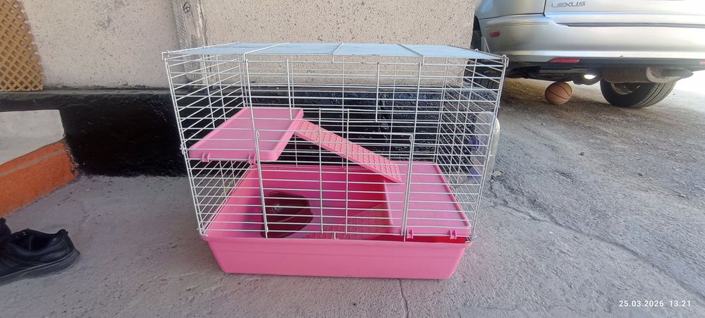 Продам клетку для хомяков.