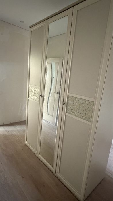 Продается шкаф из 3 частей