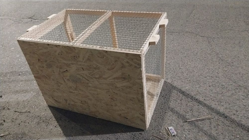 Клетка ,переноска для собак