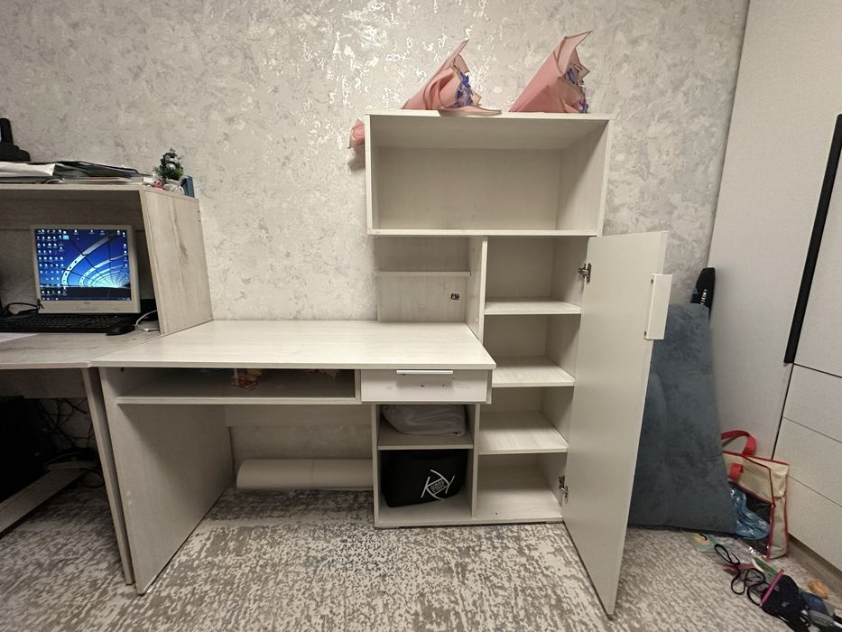 Стол письменый со шкафом