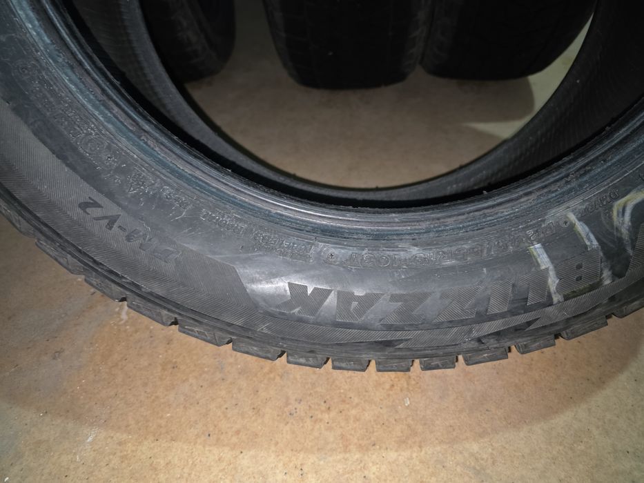 Зимние шины Bridgestone