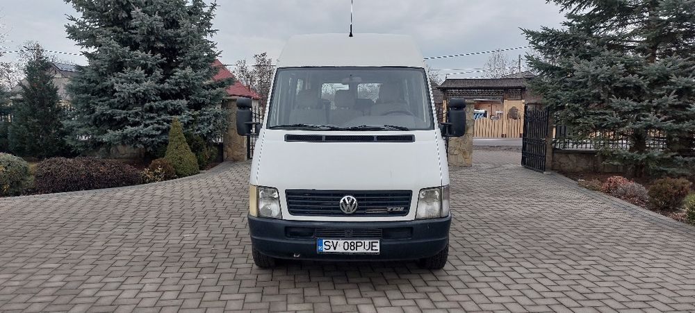 Vw LT din 2006 cu 18 + 1 locuri are motor 2.5 TDI înmatriculat pe Ro