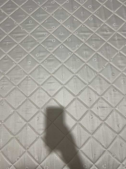 Продам матрас 180х200 в отличном состоянии