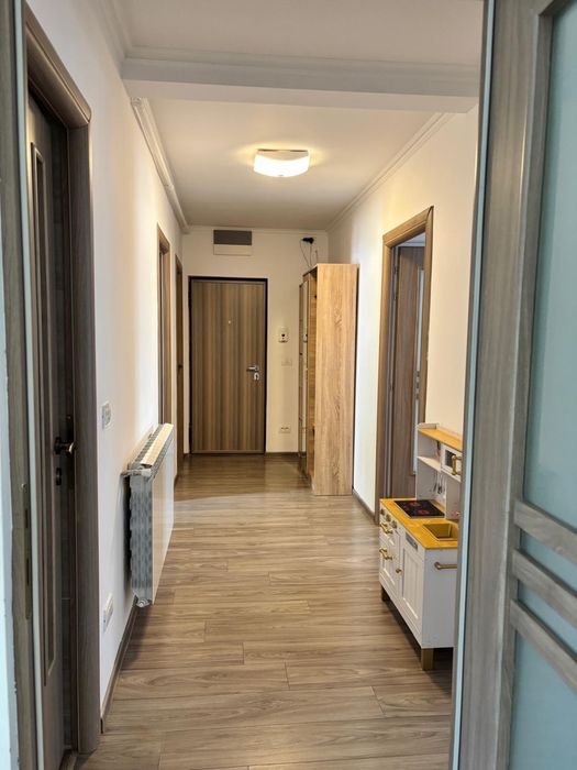 Inchiriez apartament