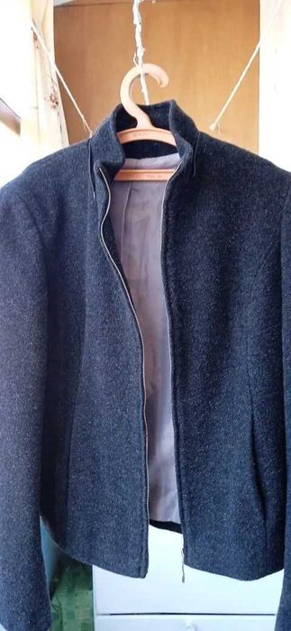 Продам брюки и курточки 46-48 размеры