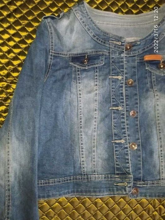 Продам джинсовую куртку