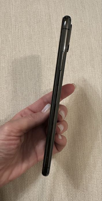 iPhone Xs Max изключително запазен