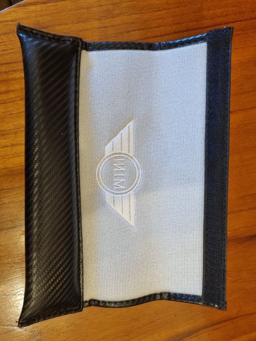 Accesorii Mini Cooper suport telefon și protecții centuri de siguranță